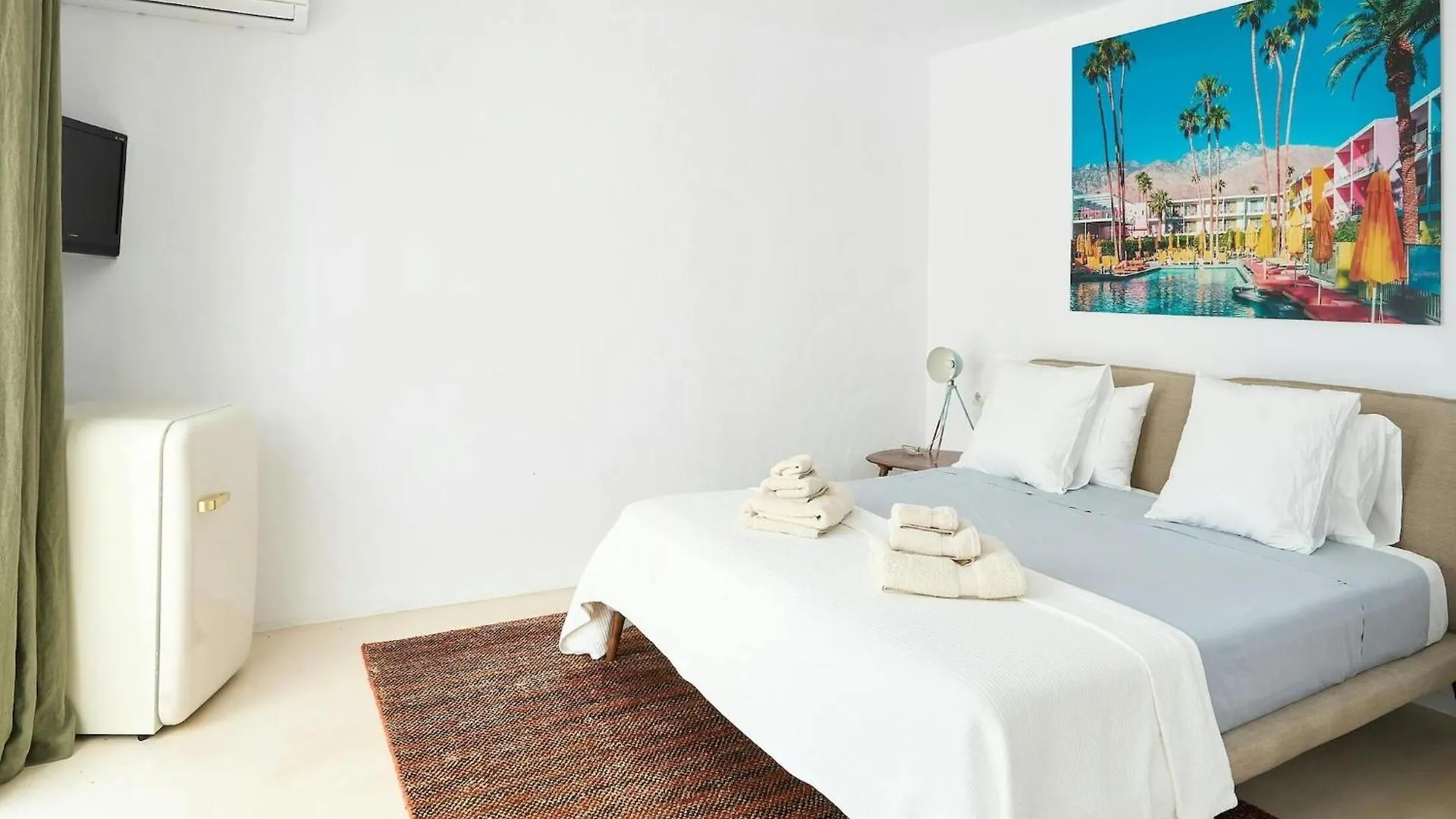 Lavish Villa Near Cala Llonga
