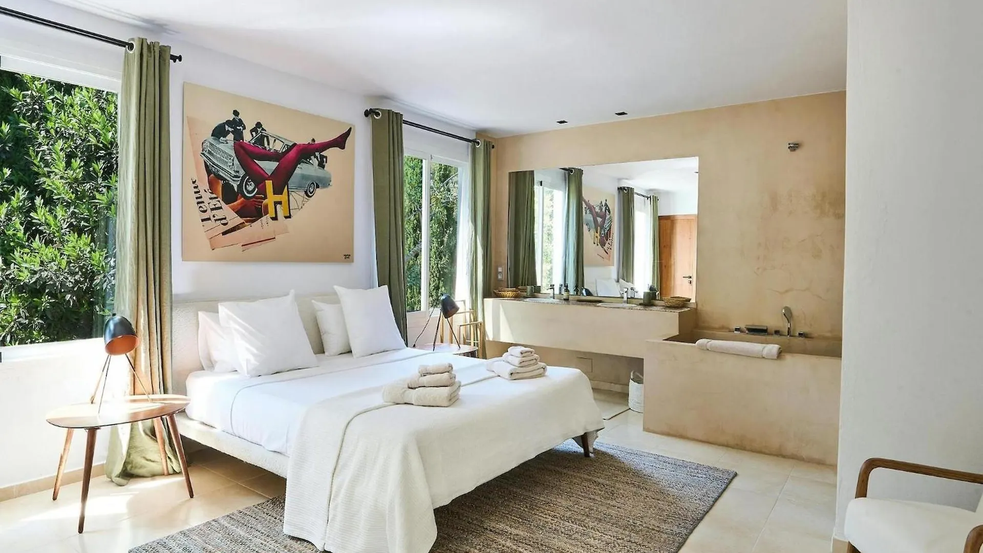 Lavish Villa Near Cala Llonga