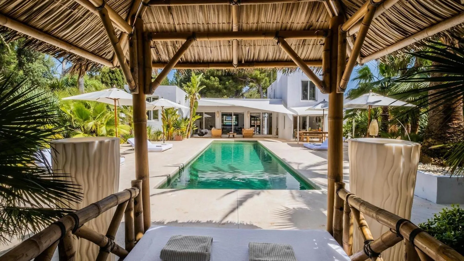 Lavish Villa Near Cala Llonga