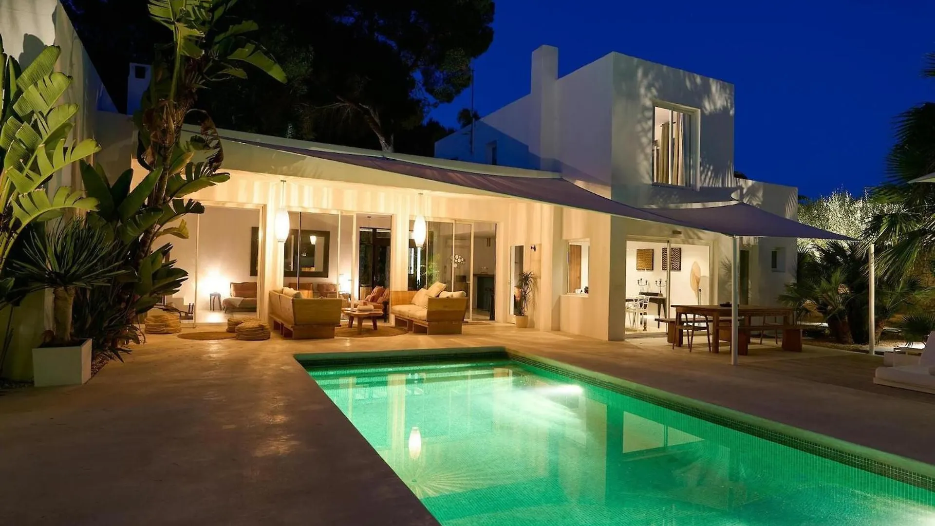 Lavish Villa Near Cala Llonga