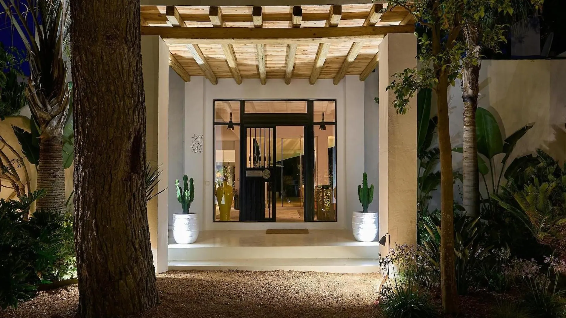Lavish Villa Near Cala Llonga