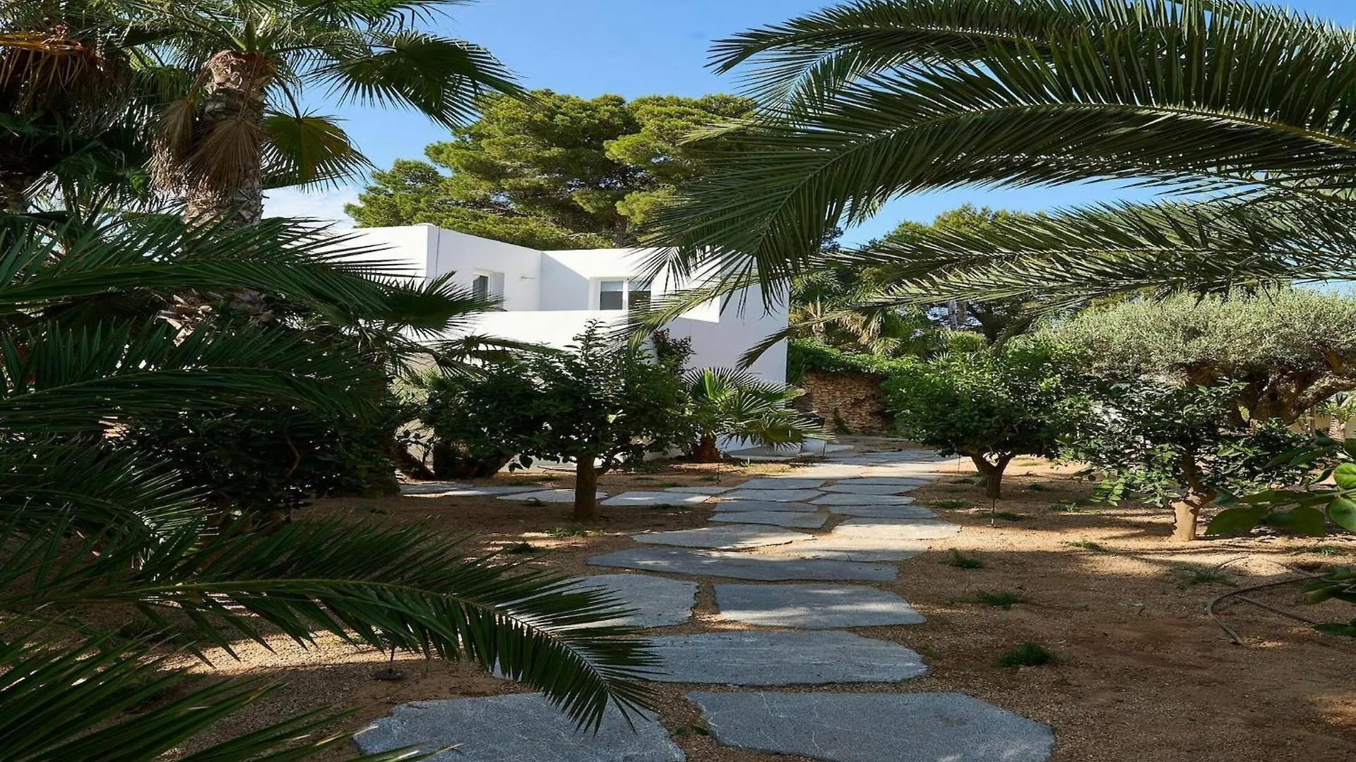 Lavish Villa Near Cala Llonga 西班牙