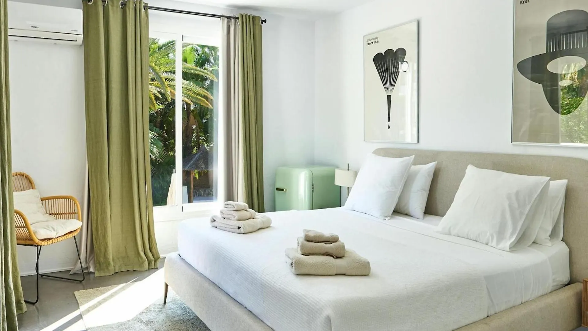 Lavish Villa Near Cala Llonga 0*, 卡拉隆加